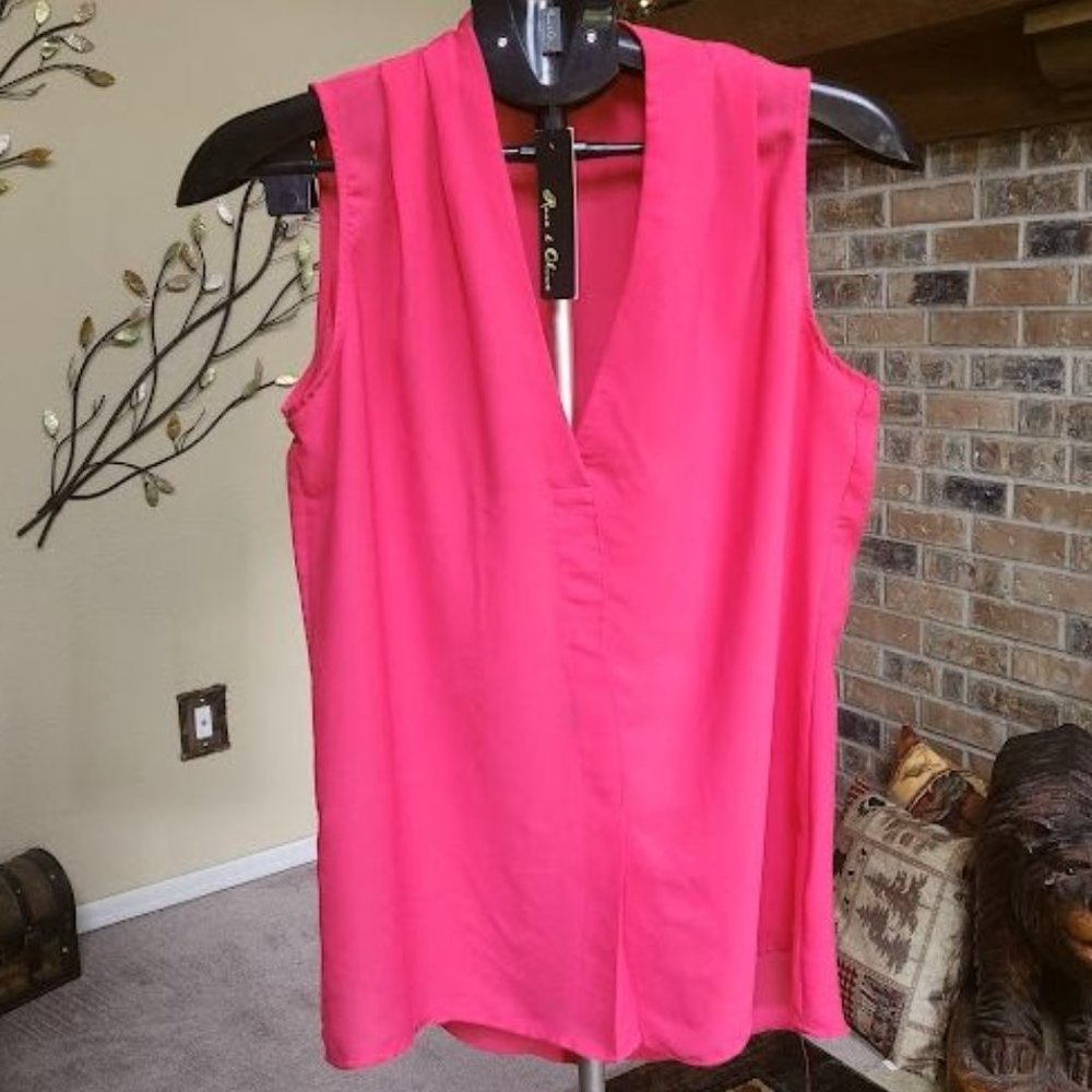 NWT Rose & Olive blouse sz small